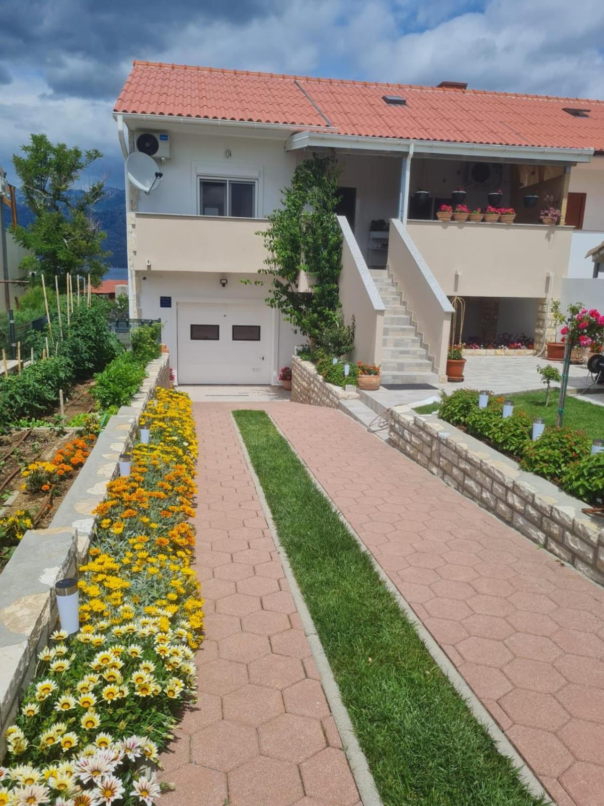 Apartman "Flower Garden" Ražanac المظهر الخارجي الصورة